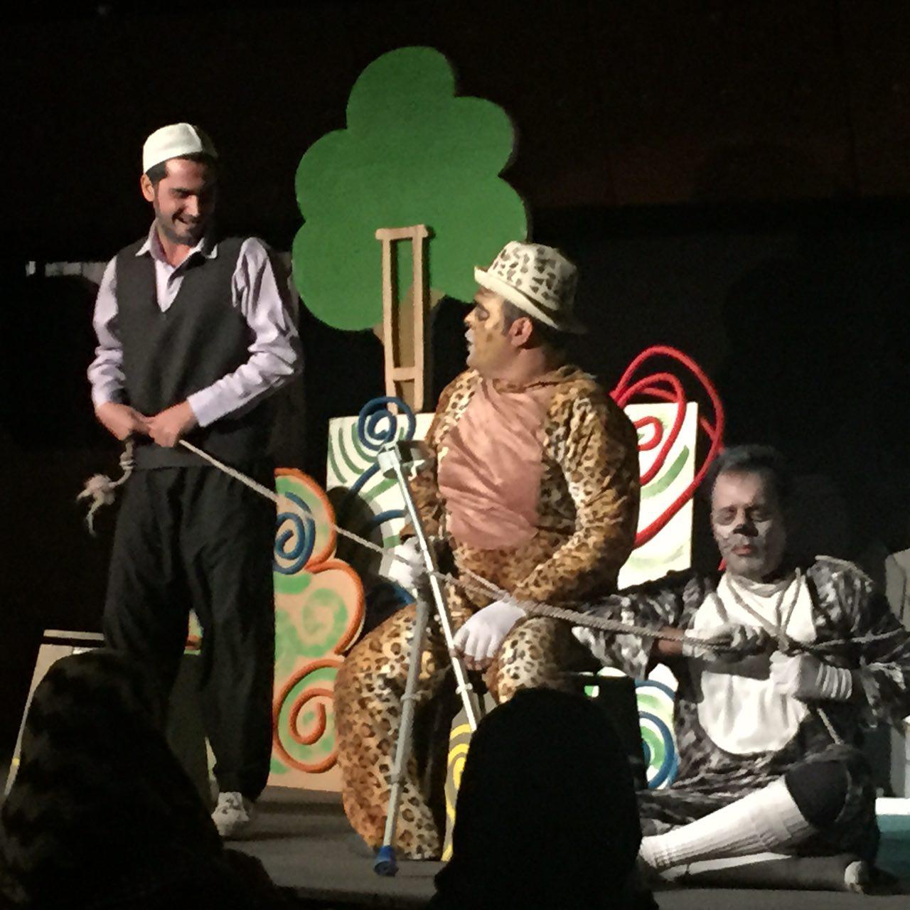 اجرای نمایش «گربه و پلنگ » در سومین جشنواره تئاتر منطقه ای معلولان کویر 