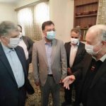 وزیر فرهنگ و ارشاد اسلامی از خوشنویس برتر ایران در یزد قدردانی کرد